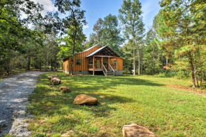 Peaceful Cabin with WiFi, 3 Miles to Little River!